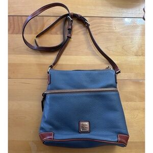Dooney and Bourke Grey Pebble Crossbody Purse Handbag Gently Used